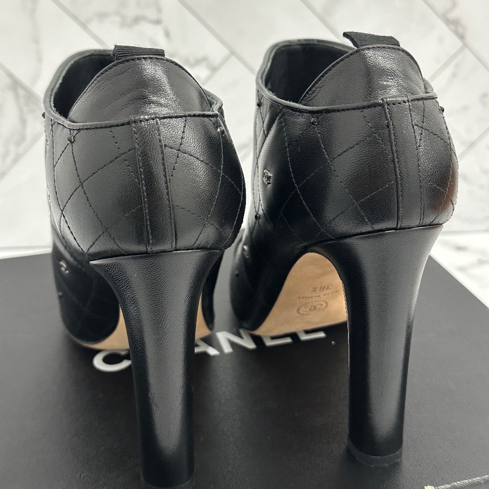 CHANEL SHORT BOOTS BLACK 94305 SIZE 38.5 - Picture 9 of 10